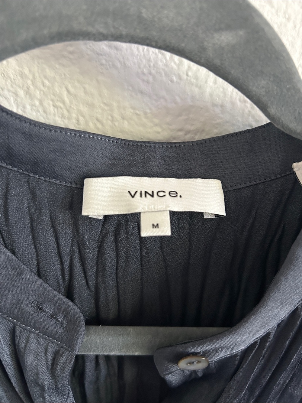 VINCE sleeveless Pleated Blouse. Size M - Picture 3 of 5